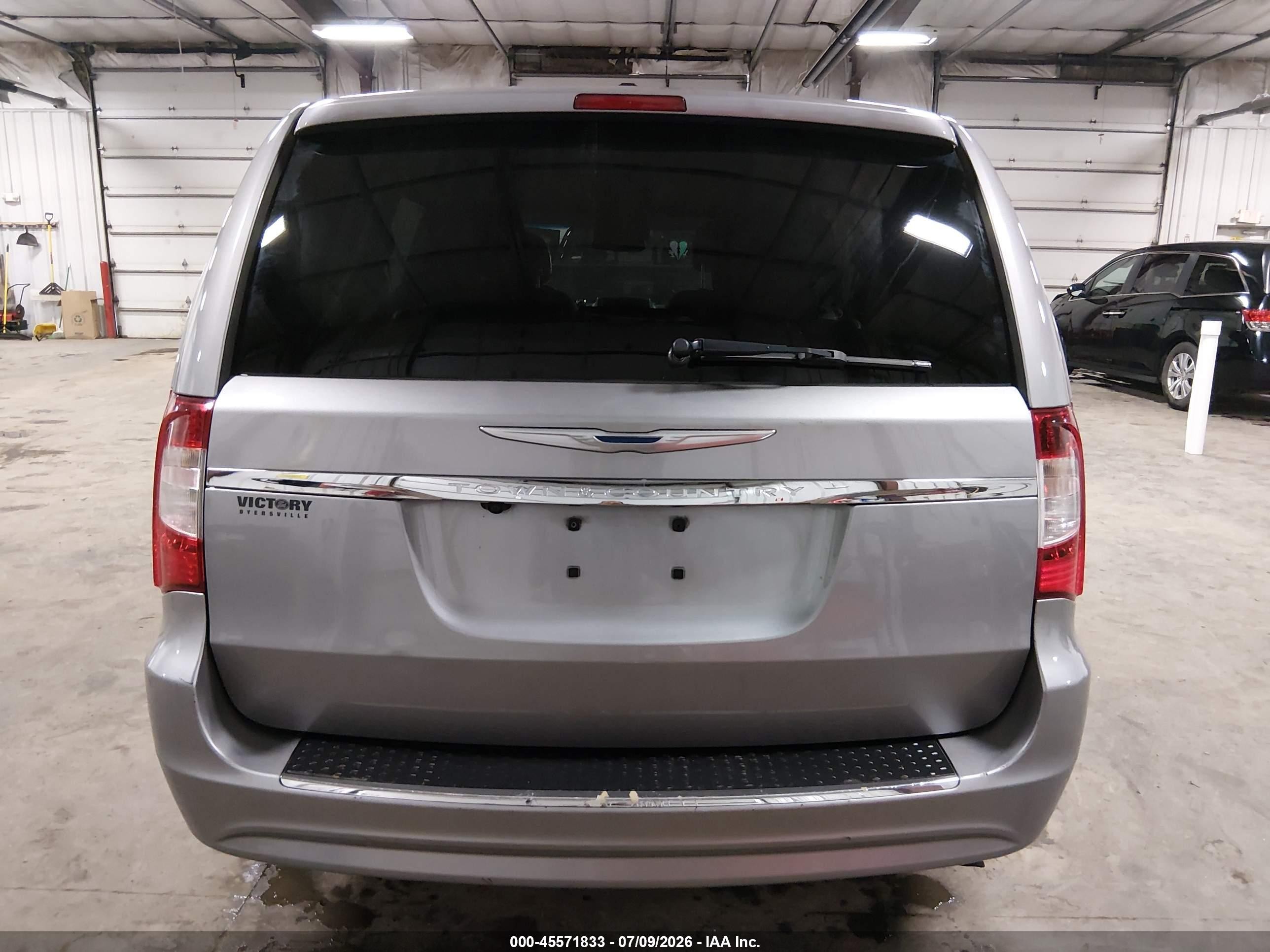 2013 Chrysler Town & Country Touring Silver vin: 2C4RC1BG9DR798346