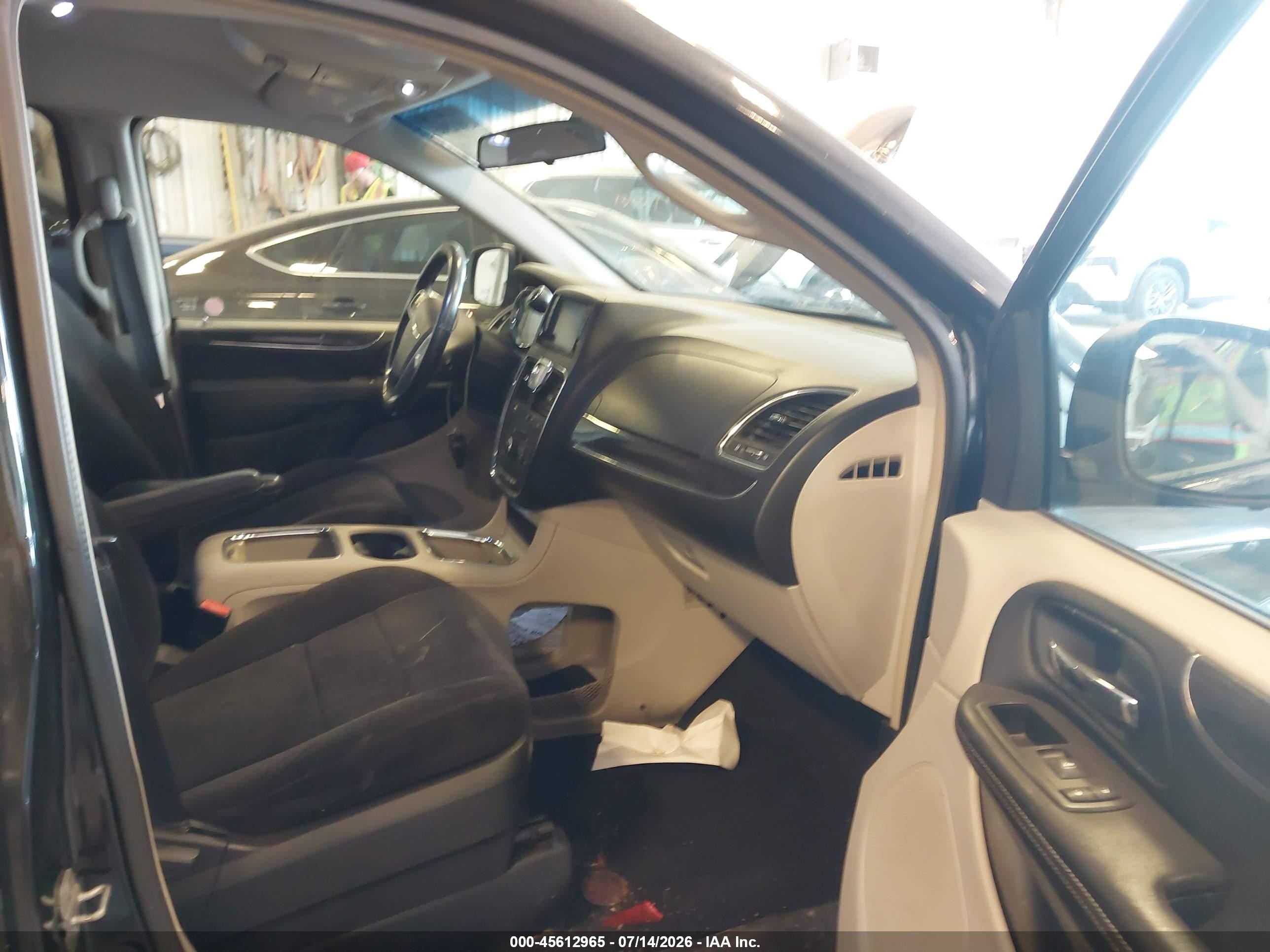 2014 Chrysler Town & Country Touring Blue vin: 2C4RC1BG9ER115076