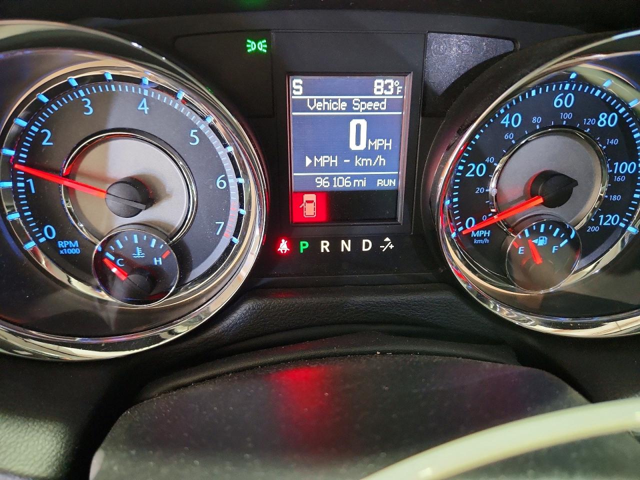 2014 Chrysler Town & Country Touring Red vin: 2C4RC1BG9ER192854