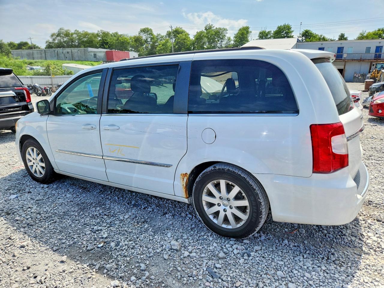 2014 Chrysler Town & Country Touring White vin: 2C4RC1BG9ER236450