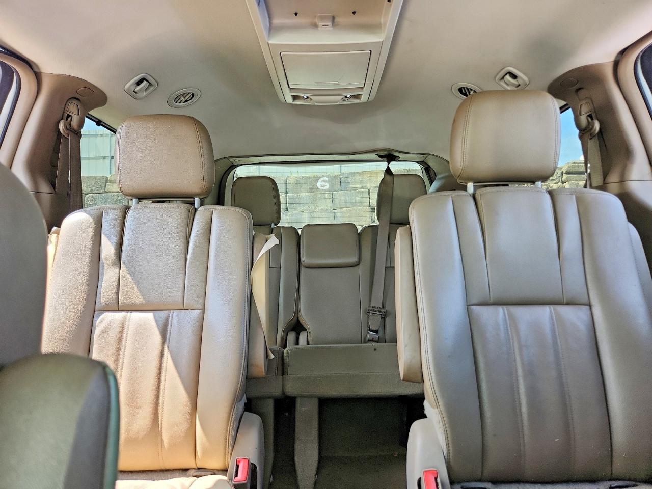 2014 Chrysler Town & Country Touring White vin: 2C4RC1BG9ER236450