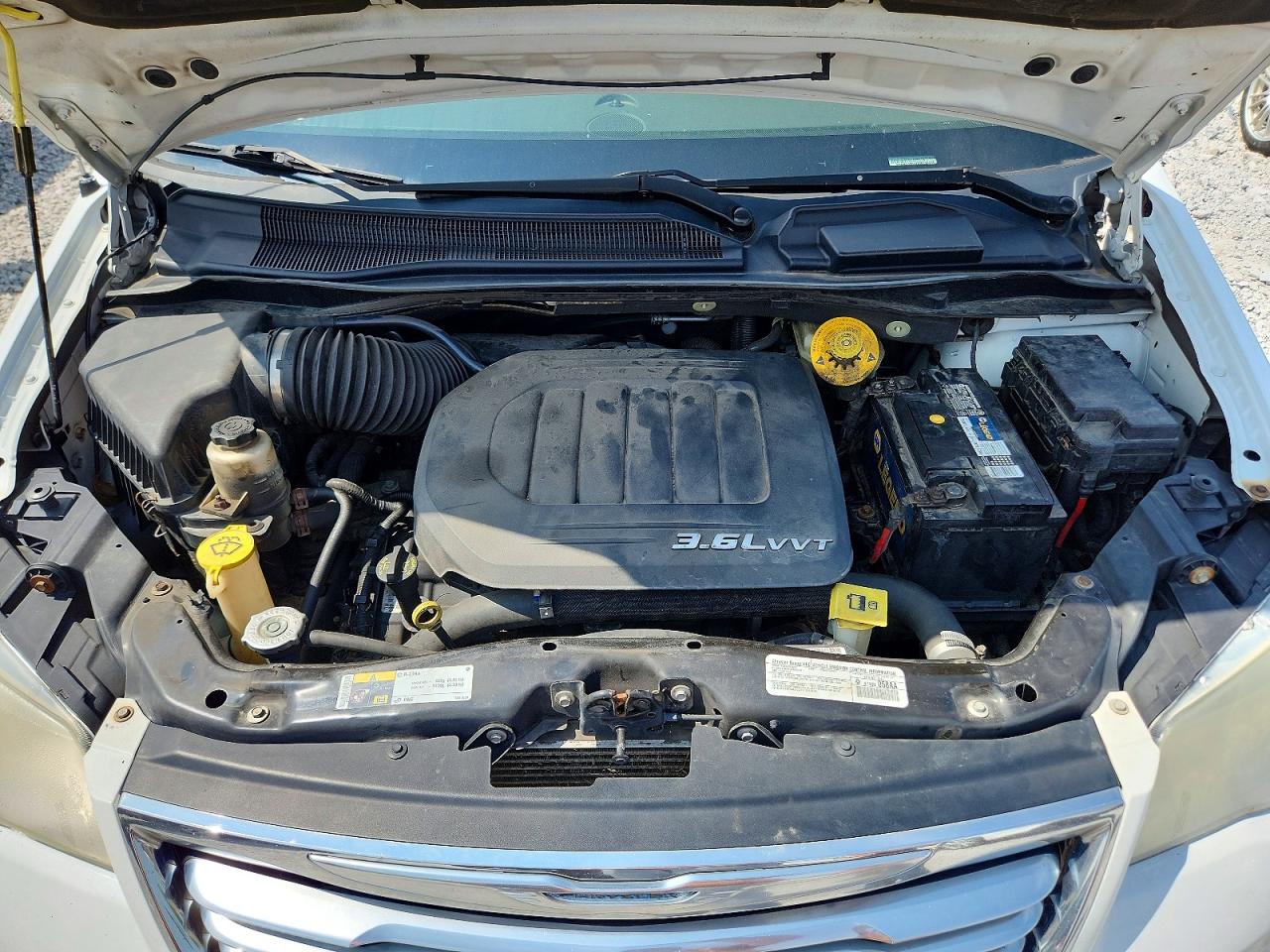 2014 Chrysler Town & Country Touring White vin: 2C4RC1BG9ER236450
