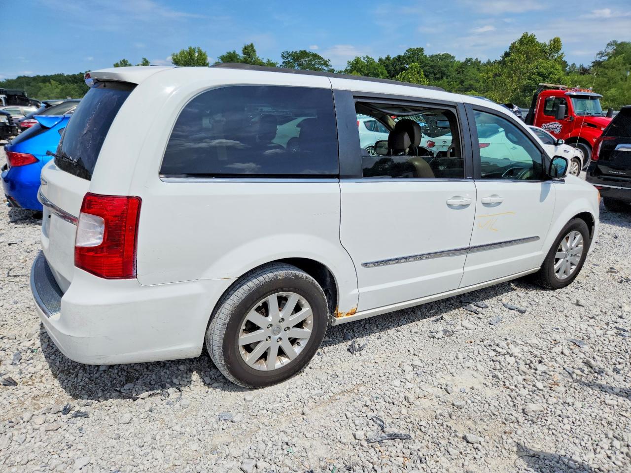 2014 Chrysler Town & Country Touring White vin: 2C4RC1BG9ER236450
