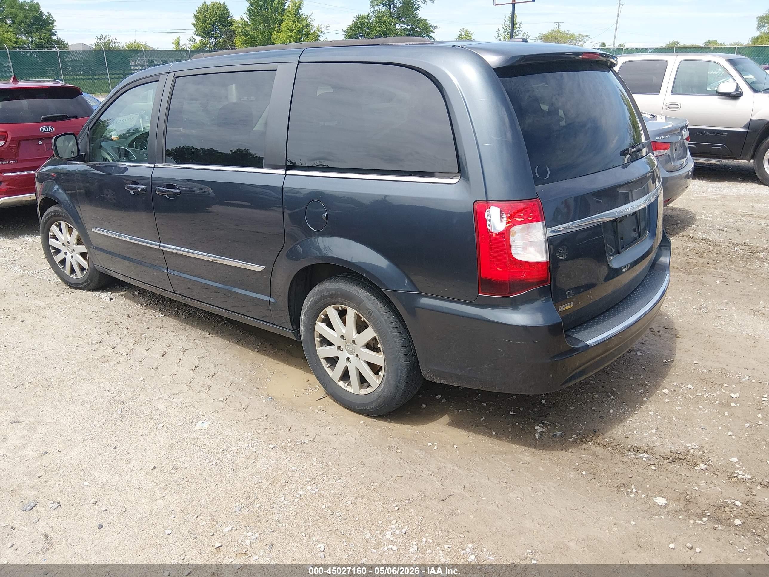 2014 Chrysler Town & Country Touring Green vin: 2C4RC1BG9ER246475