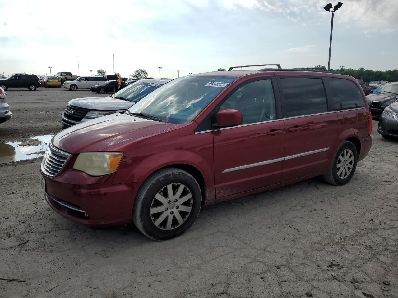 2014 Chrysler Town & Country Touring Red vin: 2C4RC1BG9ER247545