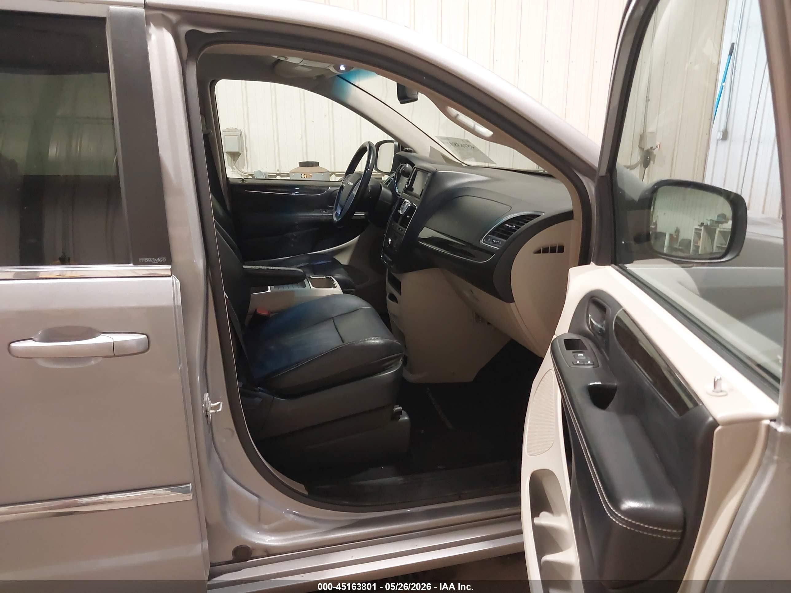 2014 Chrysler Town & Country Touring Серебряный vin: 2C4RC1BG9ER255354