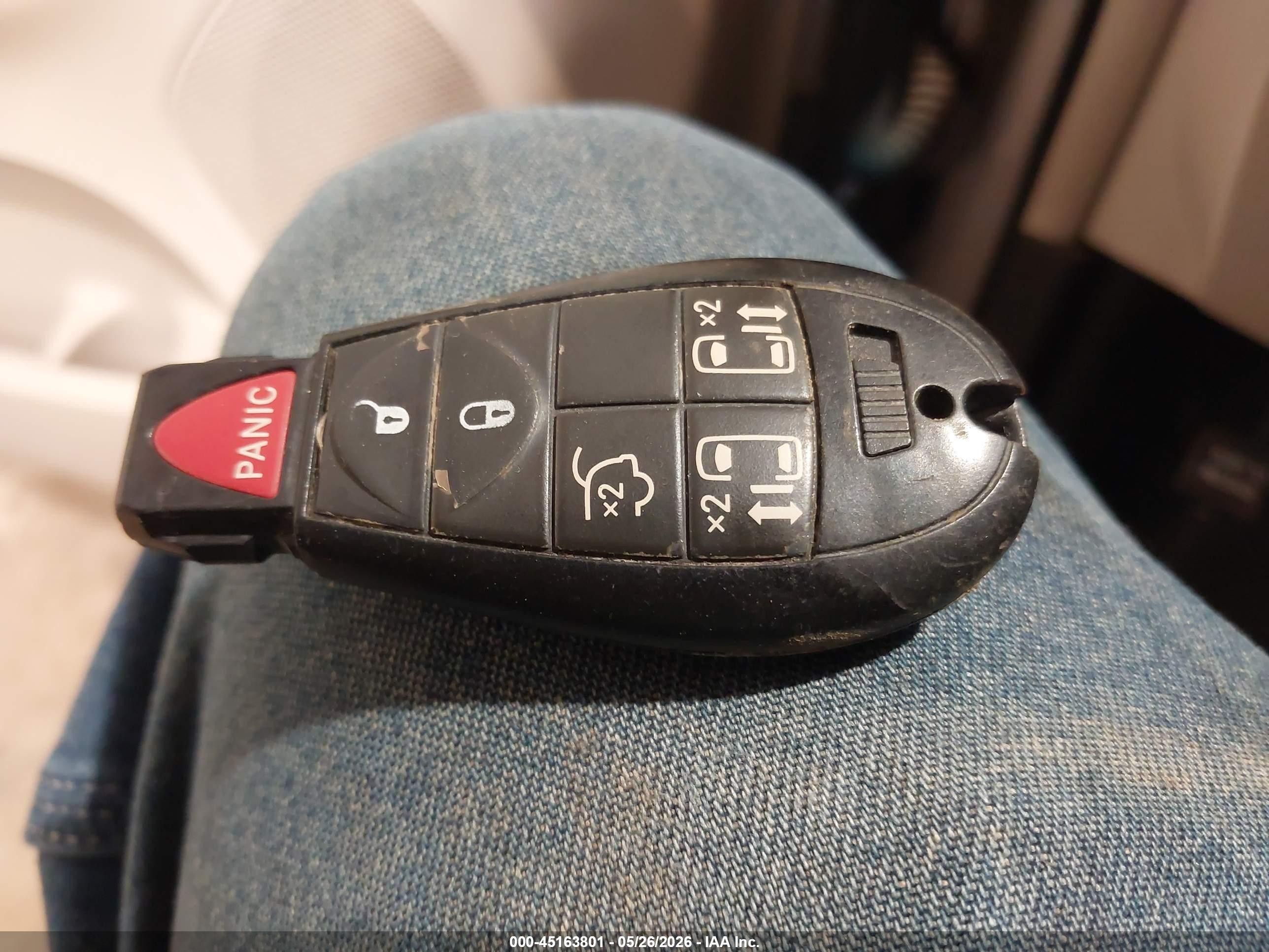 2014 Chrysler Town & Country Touring Серебряный vin: 2C4RC1BG9ER255354