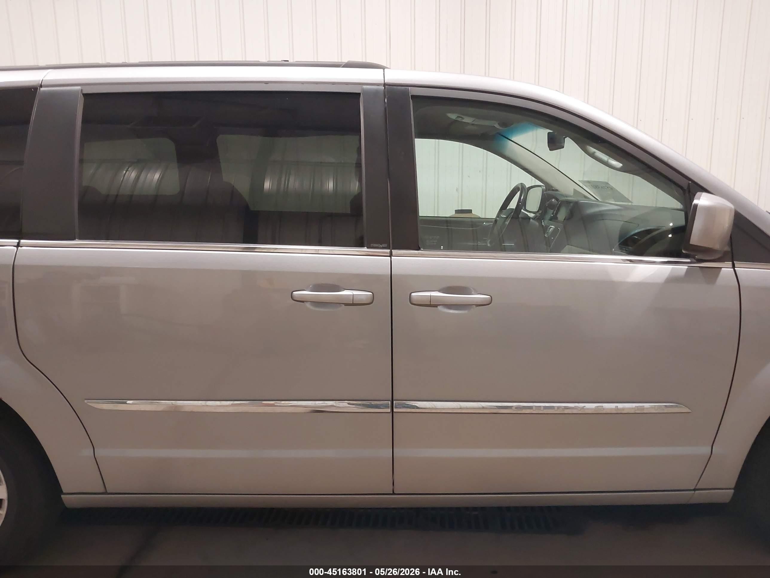 2014 Chrysler Town & Country Touring Серебряный vin: 2C4RC1BG9ER255354
