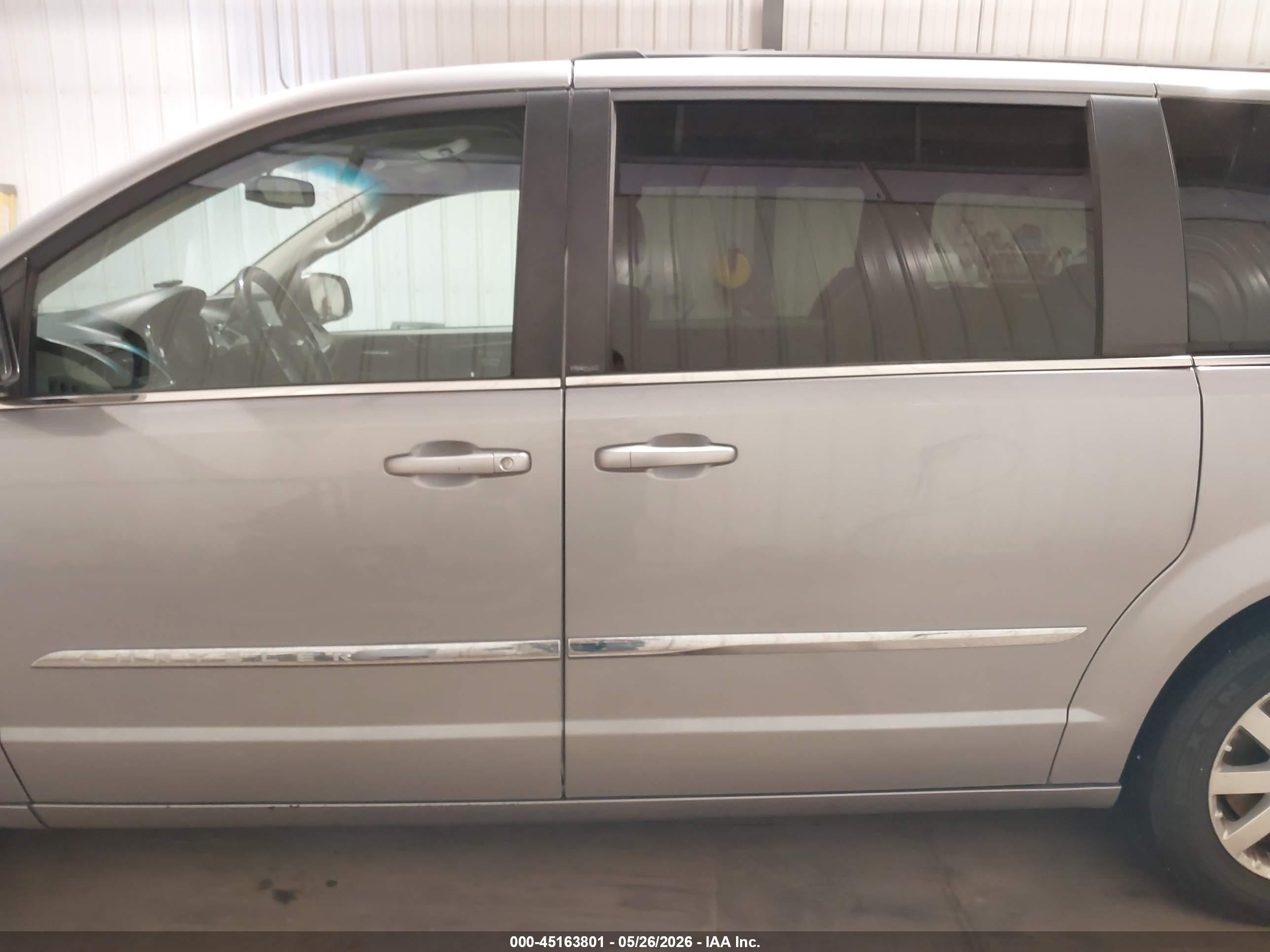 2014 Chrysler Town & Country Touring Серебряный vin: 2C4RC1BG9ER255354