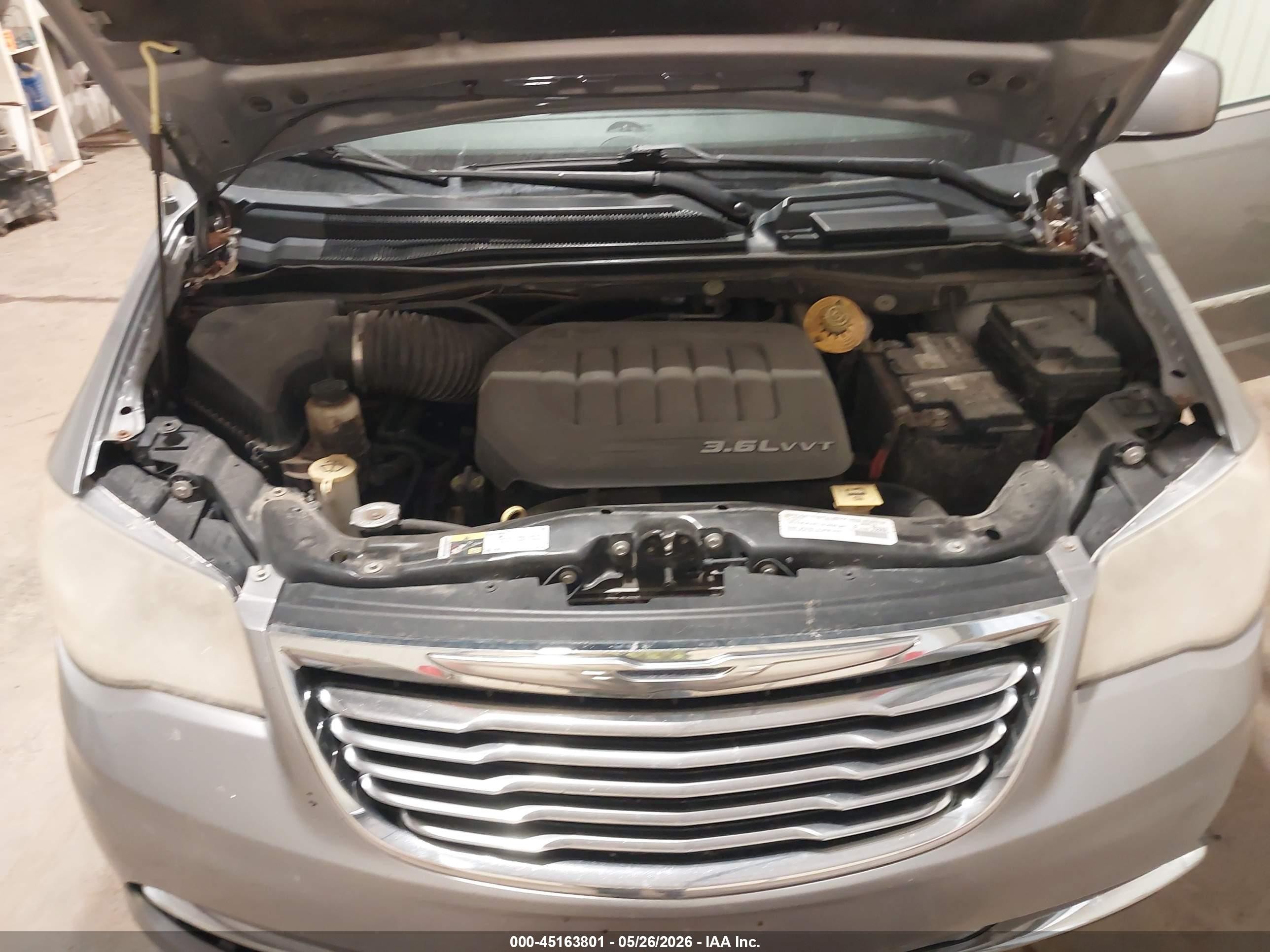 2014 Chrysler Town & Country Touring Серебряный vin: 2C4RC1BG9ER255354