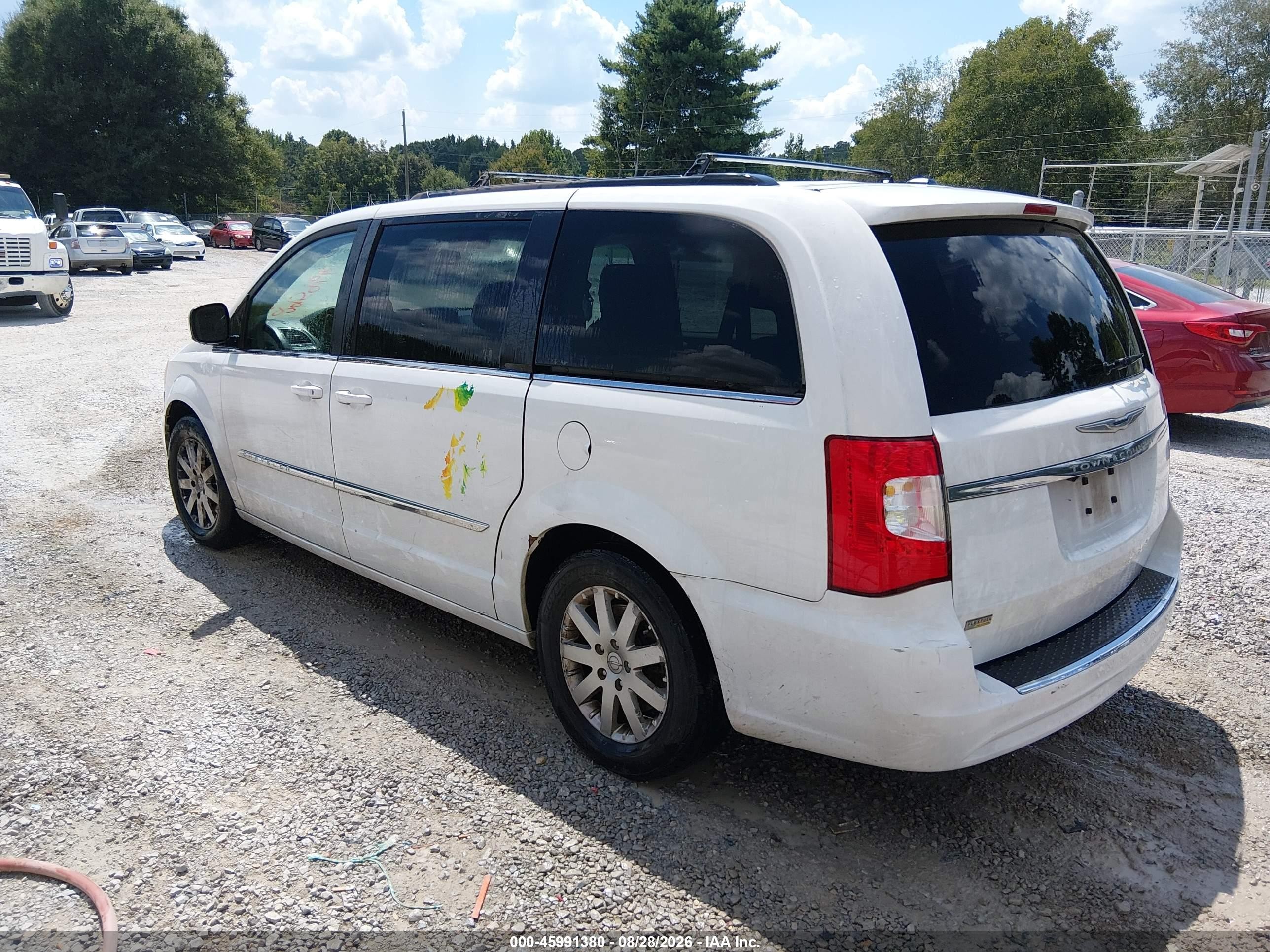 2014 Chrysler Town & Country Touring White vin: 2C4RC1BG9ER295966