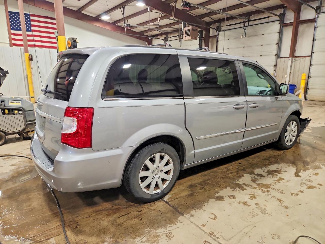 2014 Chrysler Town & Country Touring Silver vin: 2C4RC1BG9ER303855