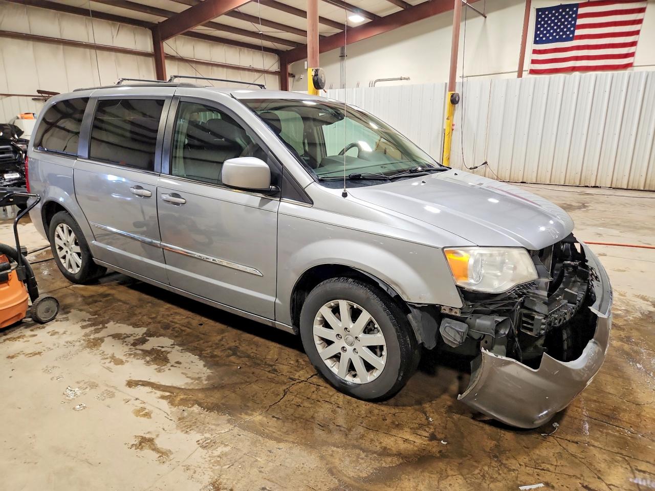 2014 Chrysler Town & Country Touring Silver vin: 2C4RC1BG9ER303855