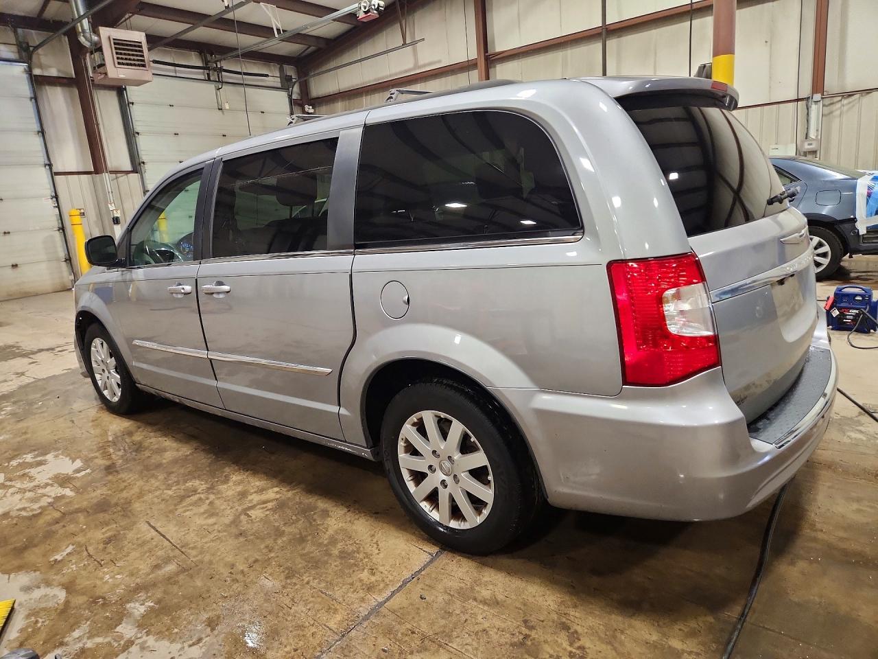 2014 Chrysler Town & Country Touring Silver vin: 2C4RC1BG9ER303855