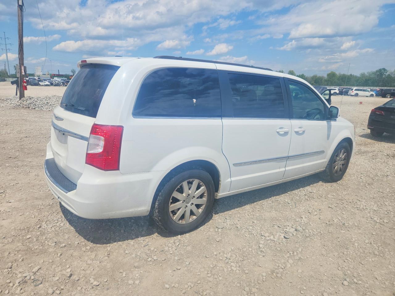 2014 Chrysler Town And Country Touring White vin: 2C4RC1BG9ER398174