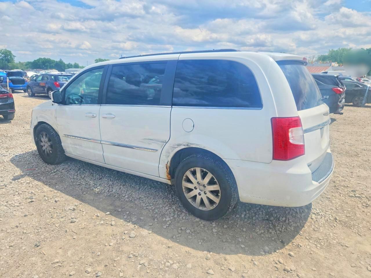 2014 Chrysler Town And Country Touring White vin: 2C4RC1BG9ER398174
