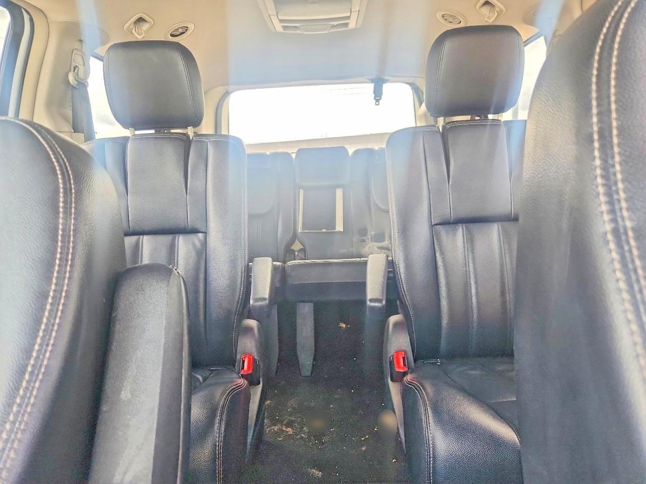 2014 Chrysler Town And Country Touring White vin: 2C4RC1BG9ER398174