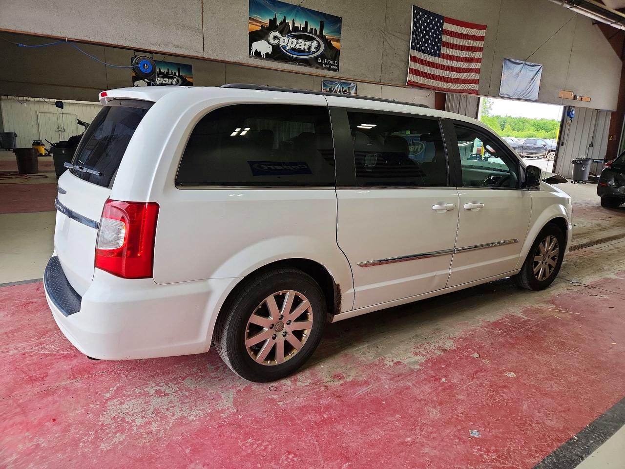 2014 Chrysler Town & Country Touring White vin: 2C4RC1BG9ER438396