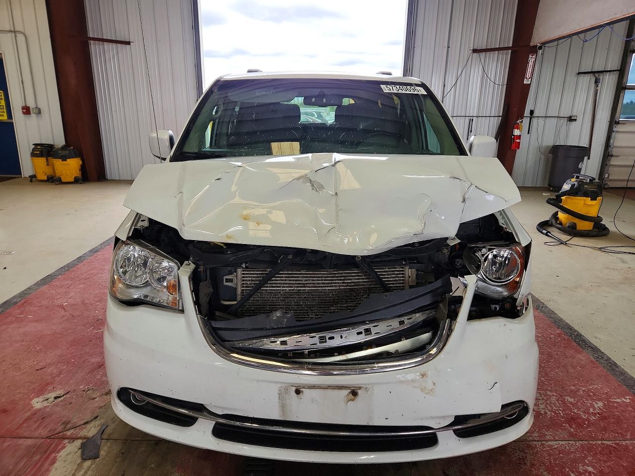 2014 Chrysler Town & Country Touring White vin: 2C4RC1BG9ER438396