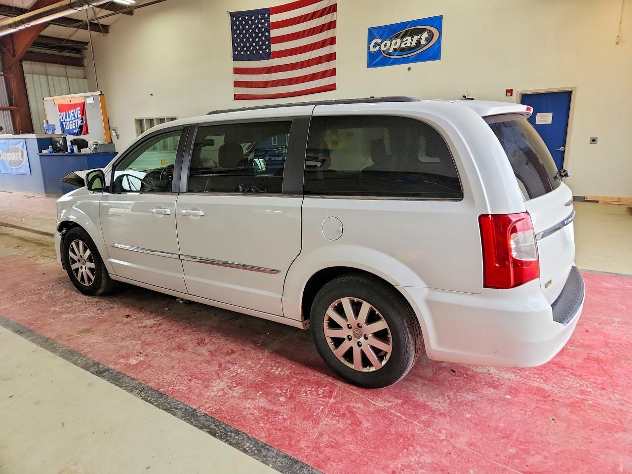 2014 Chrysler Town & Country Touring White vin: 2C4RC1BG9ER438396