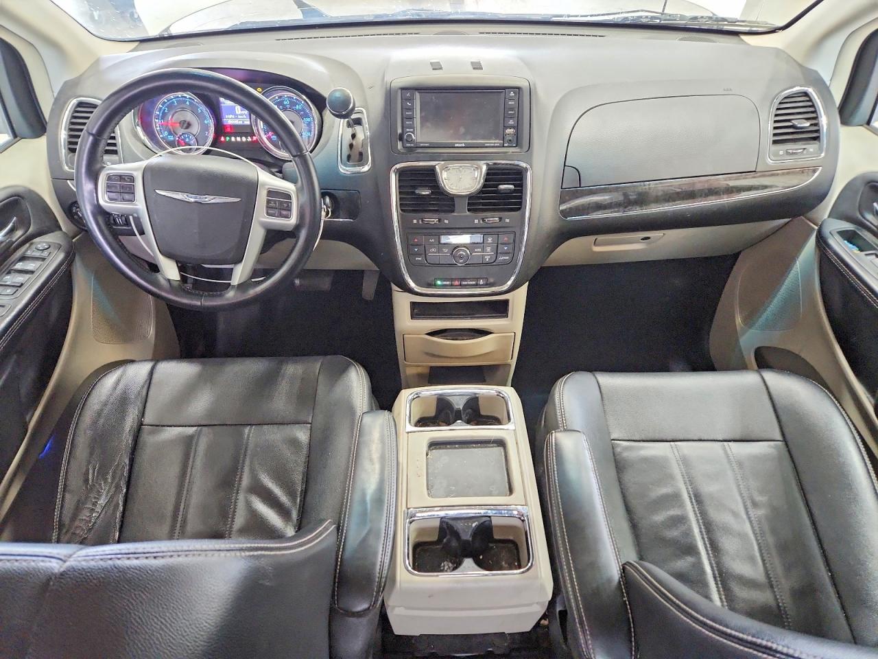 2014 Chrysler Town & Country Touring White vin: 2C4RC1BG9ER438396