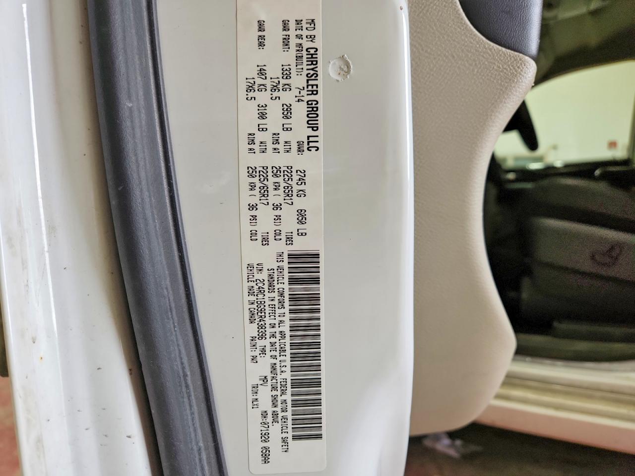 2014 Chrysler Town & Country Touring White vin: 2C4RC1BG9ER438396