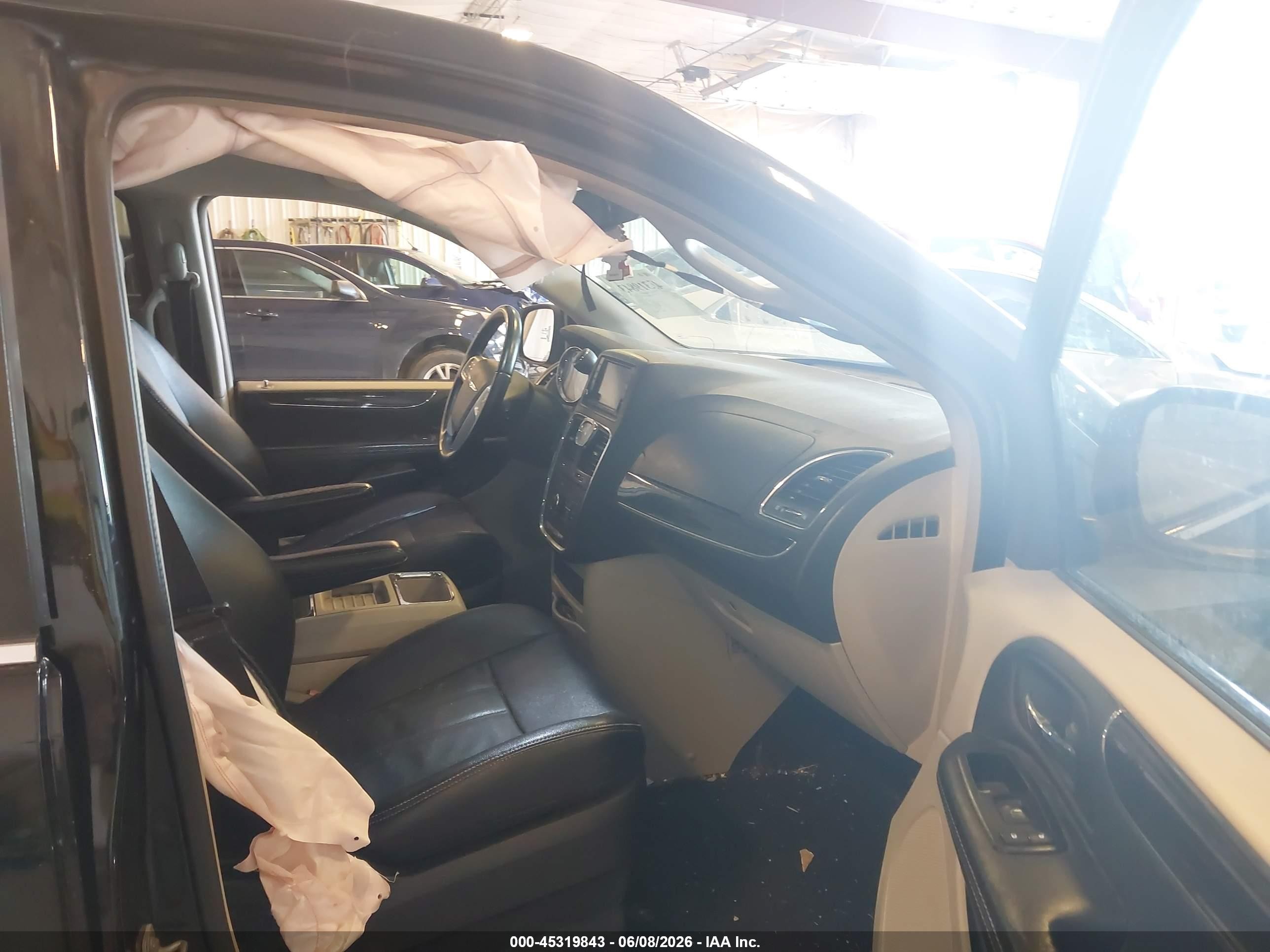 2015 Chrysler Town & Country Touring Blue vin: 2C4RC1BG9FR505077