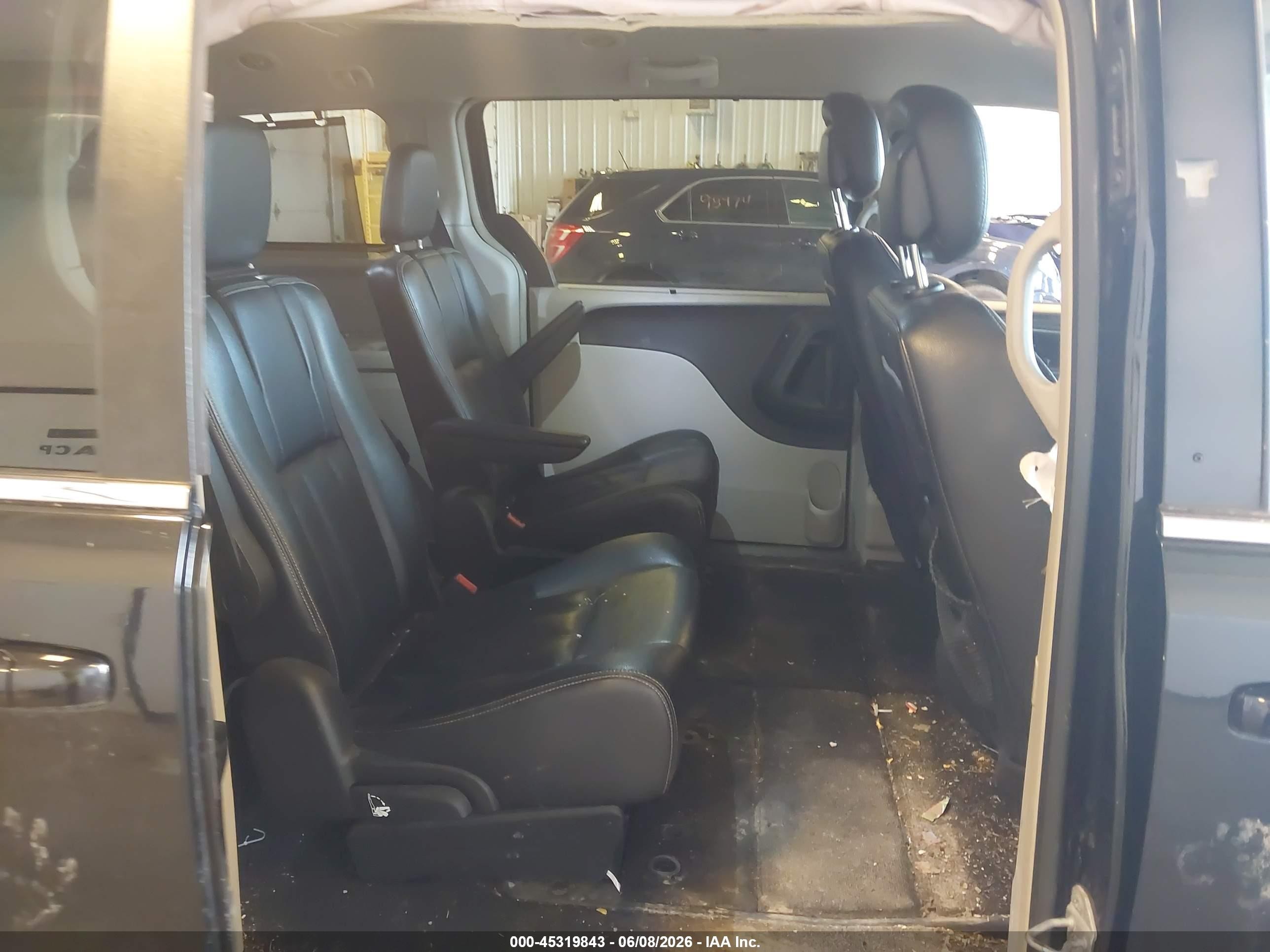 2015 Chrysler Town & Country Touring Blue vin: 2C4RC1BG9FR505077