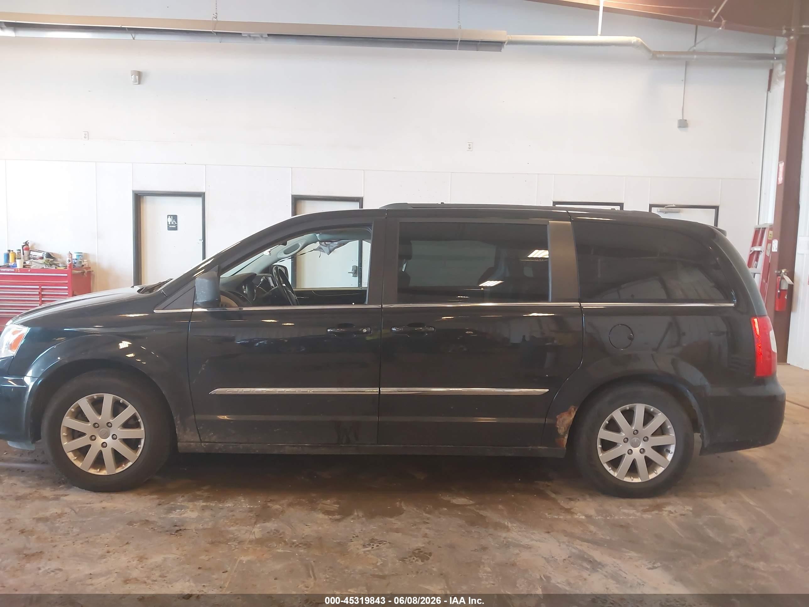 2015 Chrysler Town & Country Touring Blue vin: 2C4RC1BG9FR505077