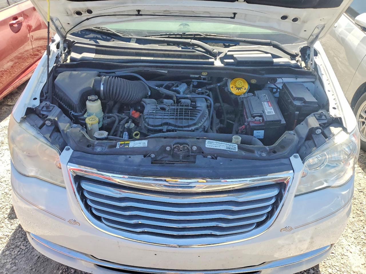 2015 Chrysler Town & Country Touring Белый vin: 2C4RC1BG9FR522624