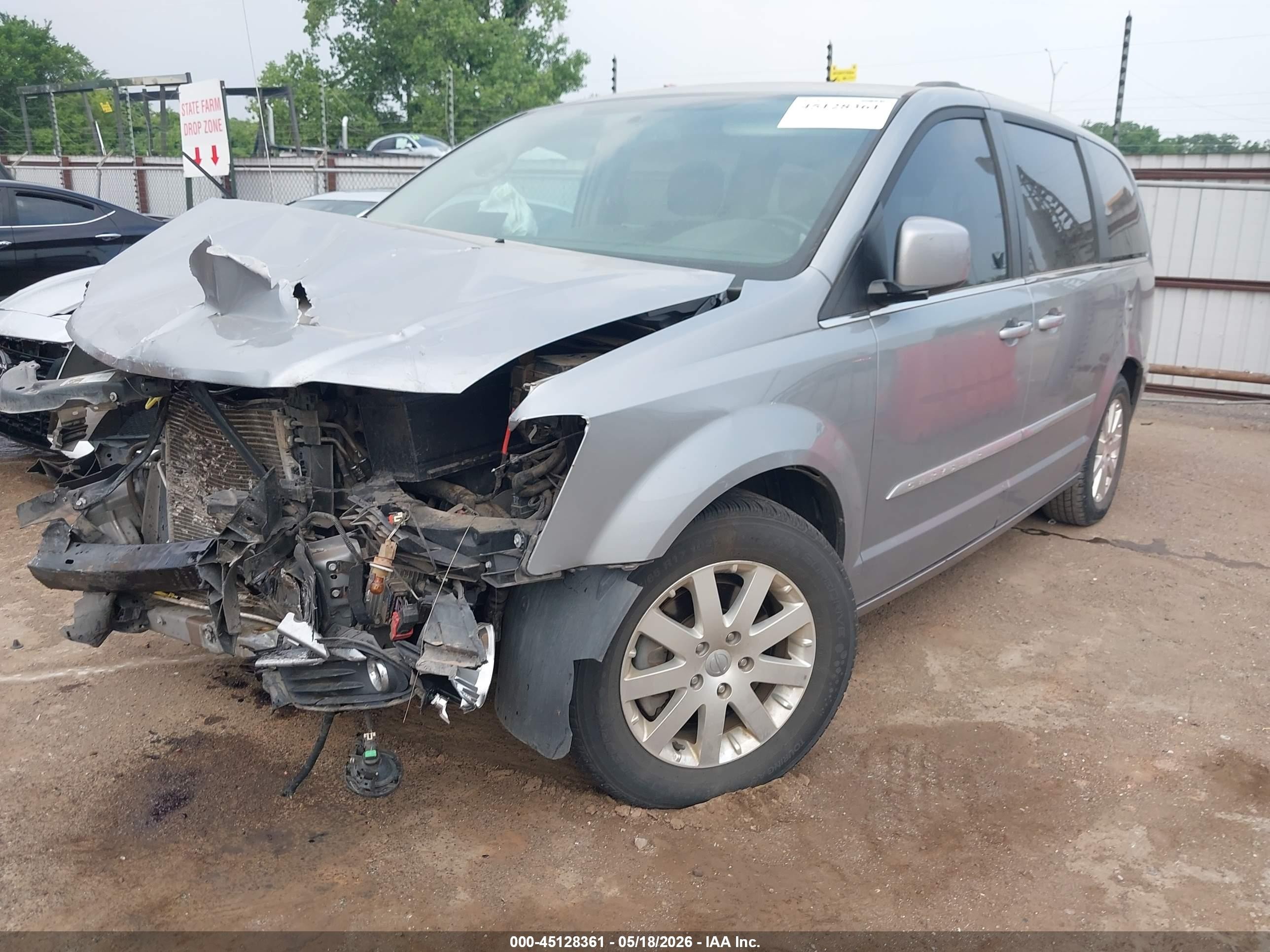 2015 Chrysler Town & Country Touring Silver vin: 2C4RC1BG9FR534496