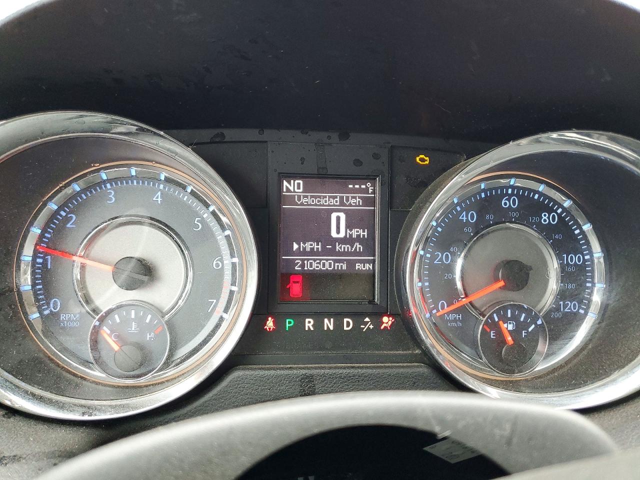 2015 Chrysler Town & Country Touring Red vin: 2C4RC1BG9FR538516