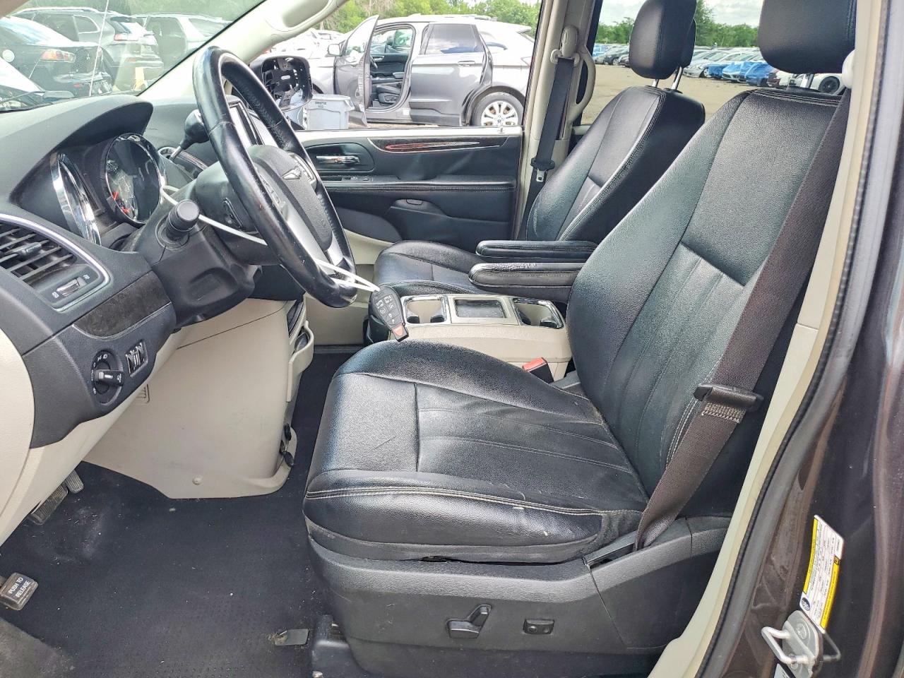 2015 Chrysler Town & Country Touring Gray vin: 2C4RC1BG9FR544641