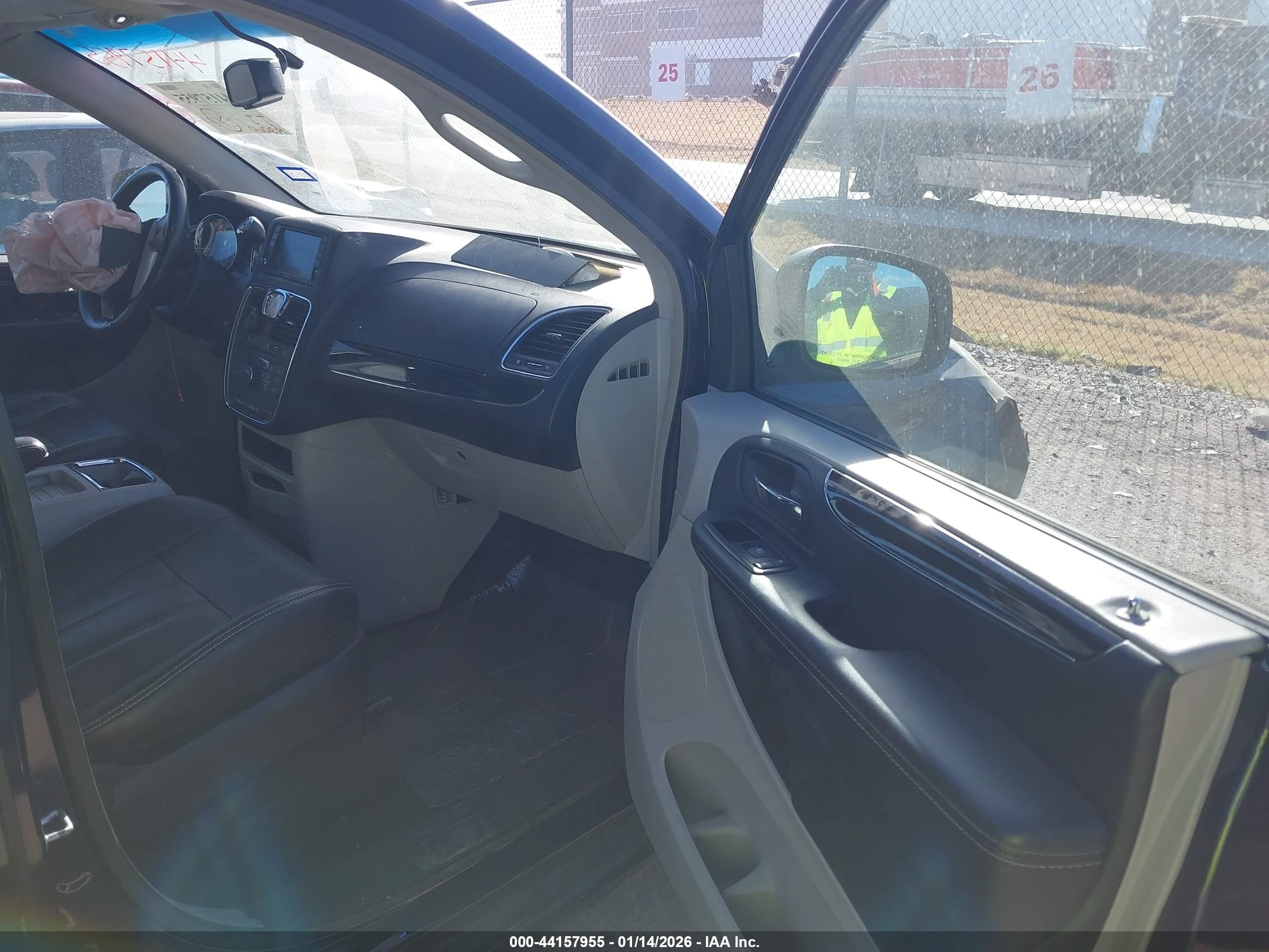 2015 Chrysler Town & Country Touring Blue vin: 2C4RC1BG9FR563058