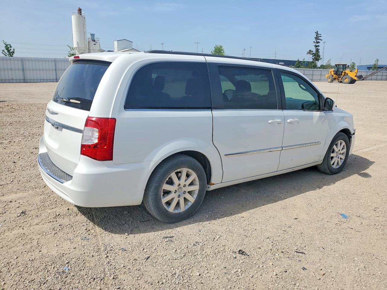 2015 Chrysler Town & Country Touring White vin: 2C4RC1BG9FR577378
