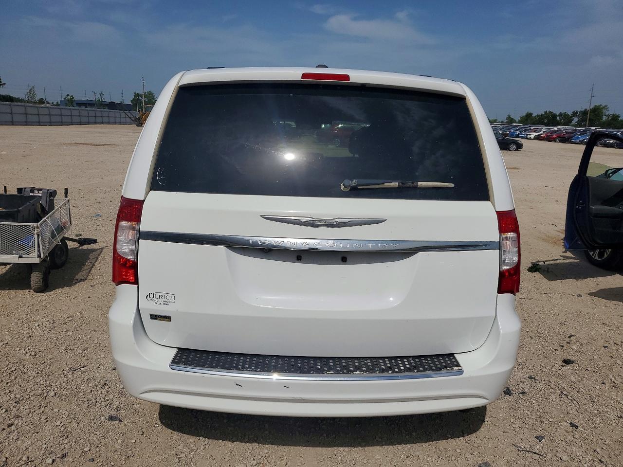 2015 Chrysler Town & Country Touring White vin: 2C4RC1BG9FR577378
