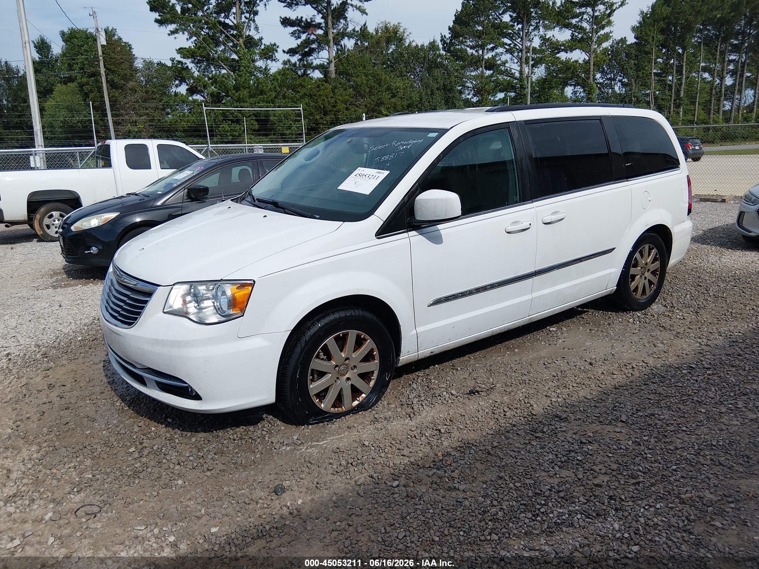 2015 Chrysler Town & Country Touring Белый vin: 2C4RC1BG9FR588817