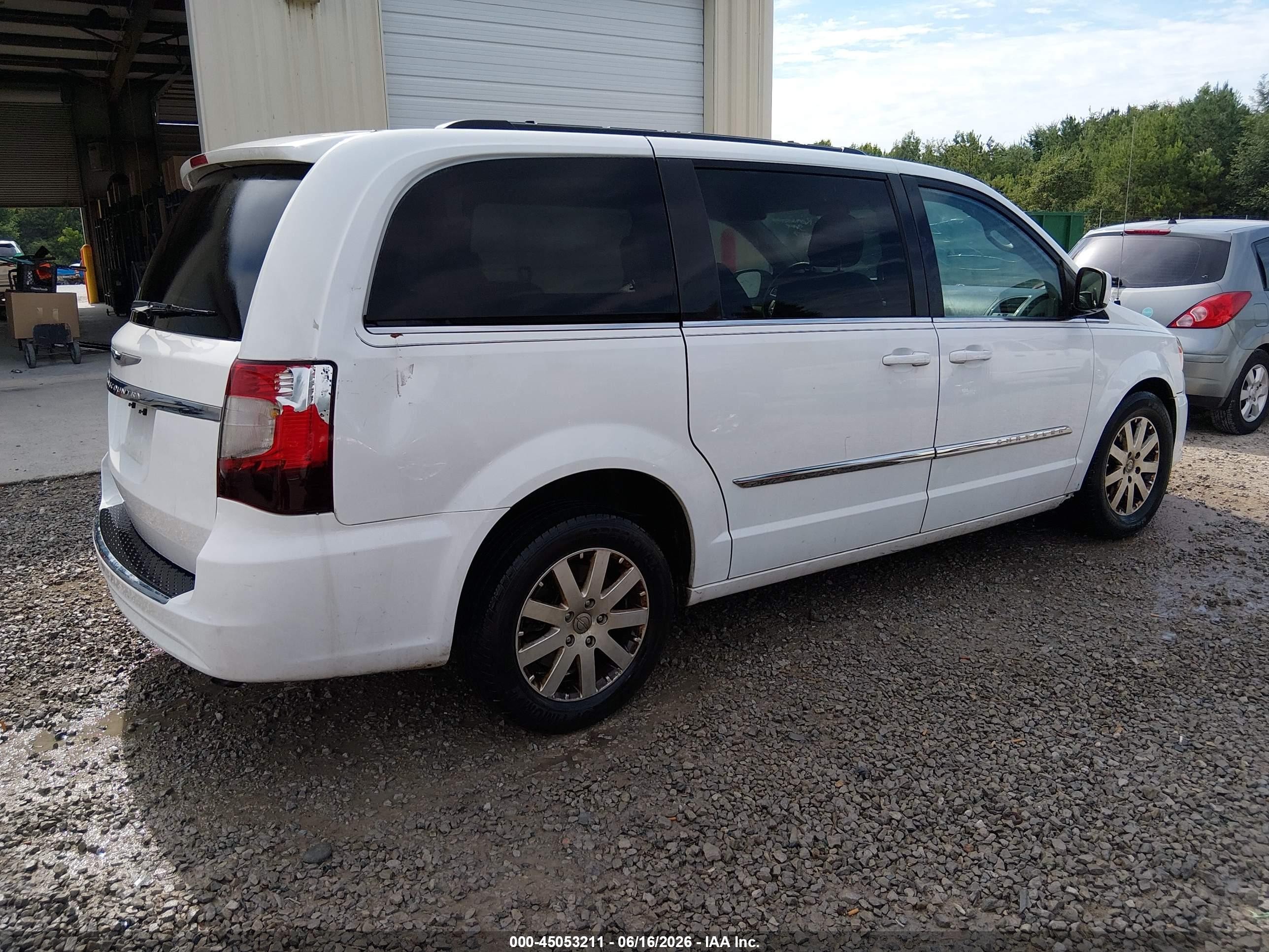 2015 Chrysler Town & Country Touring Белый vin: 2C4RC1BG9FR588817