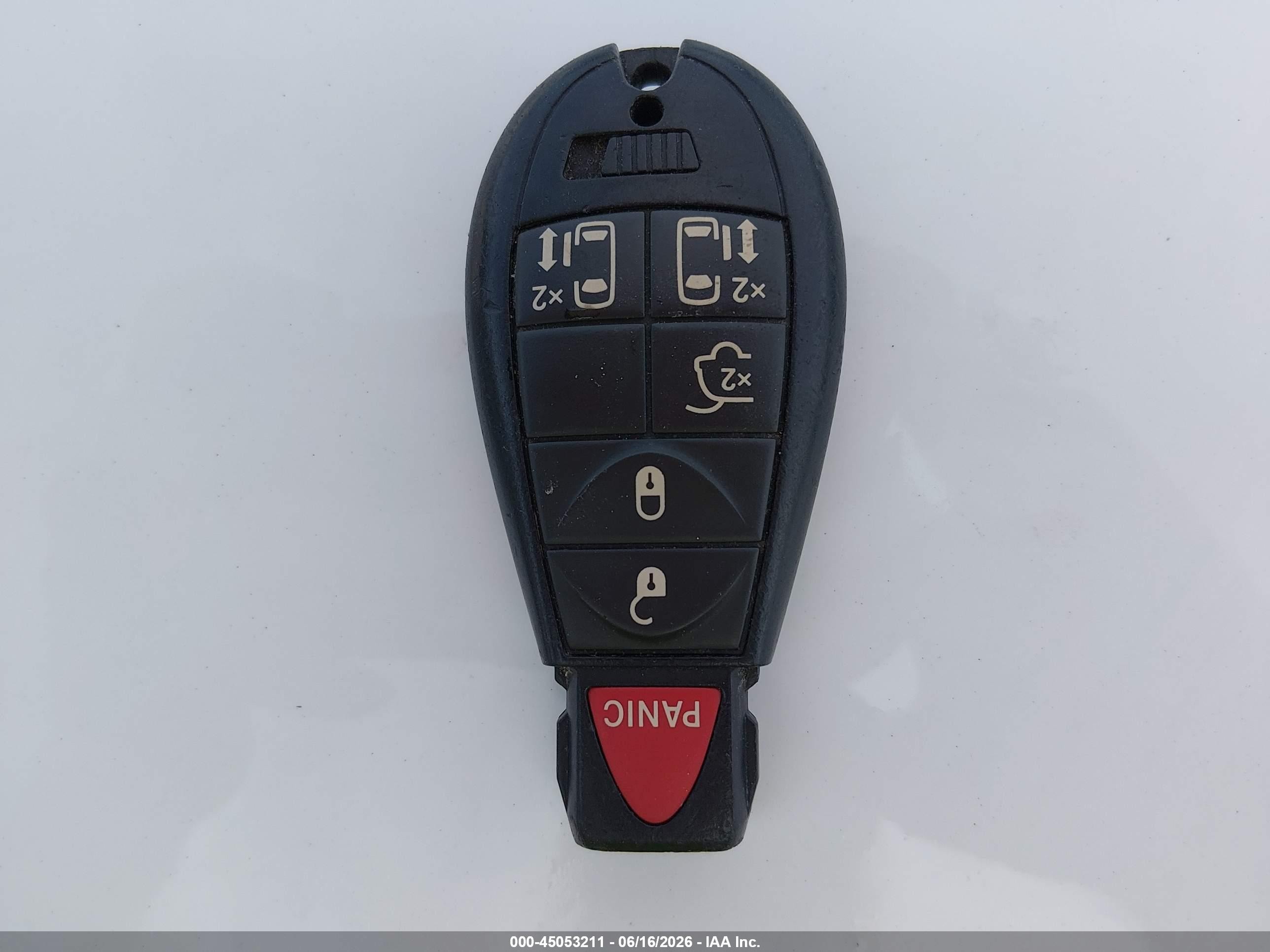 2015 Chrysler Town & Country Touring Белый vin: 2C4RC1BG9FR588817