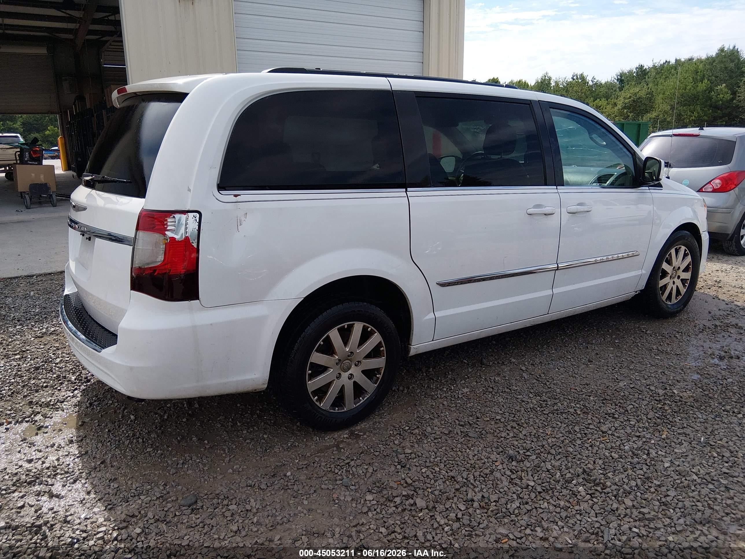 2015 Chrysler Town & Country Touring Белый vin: 2C4RC1BG9FR588817