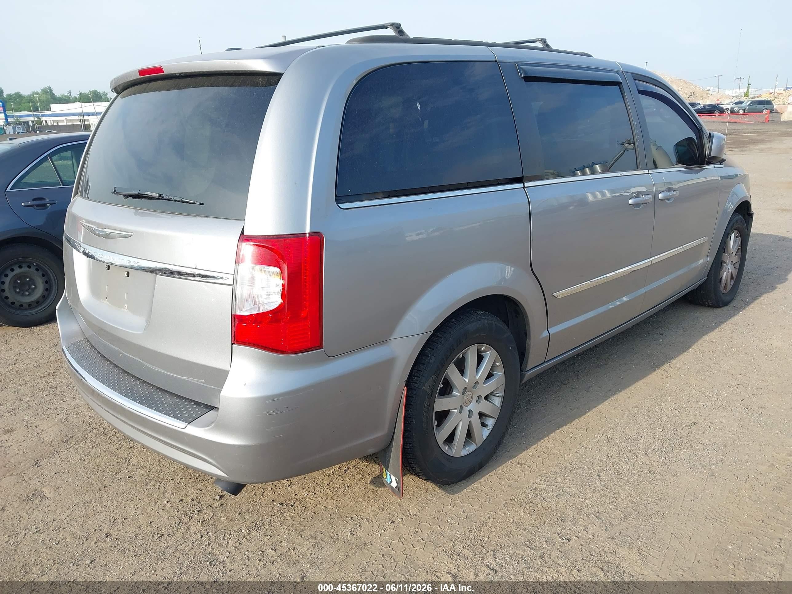 2016 Chrysler Town & Country Touring Silver vin: 2C4RC1BG9GR148503