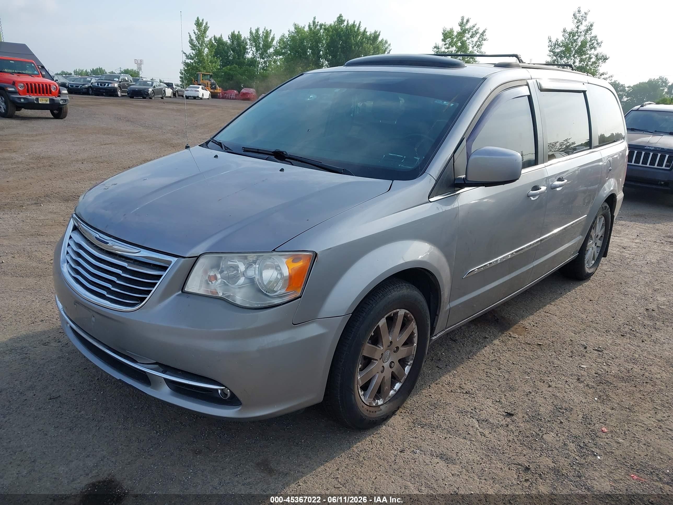 2016 Chrysler Town & Country Touring Silver vin: 2C4RC1BG9GR148503