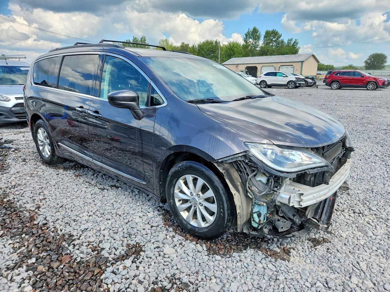 2017 Chrysler Pacifica Touring L Black vin: 2C4RC1BG9HR511464