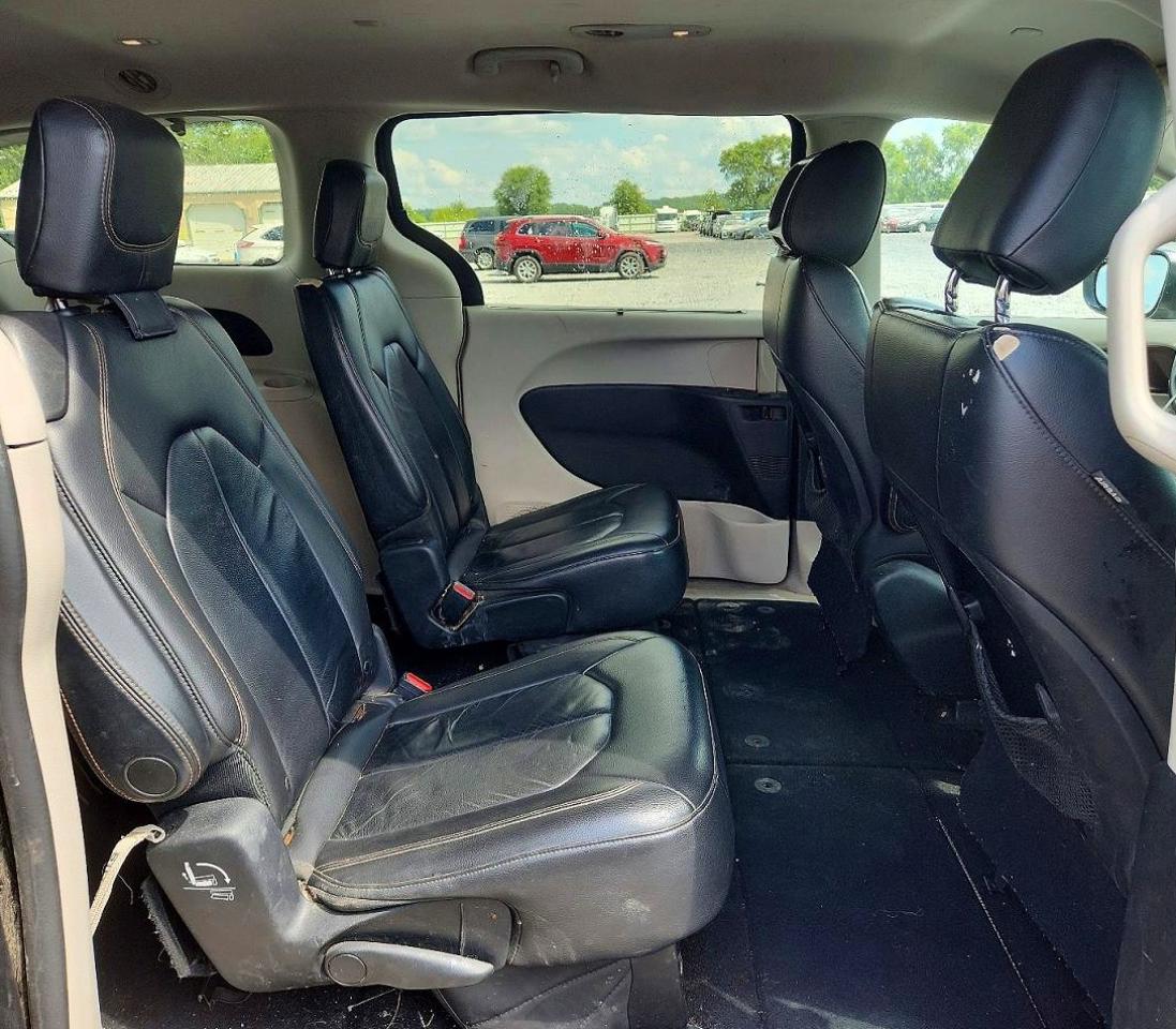 2017 Chrysler Pacifica Touring L Black vin: 2C4RC1BG9HR511464