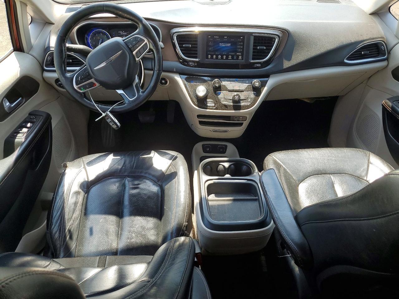 2019 Chrysler Pacifica Touring L Burgundy vin: 2C4RC1BG9KR539885