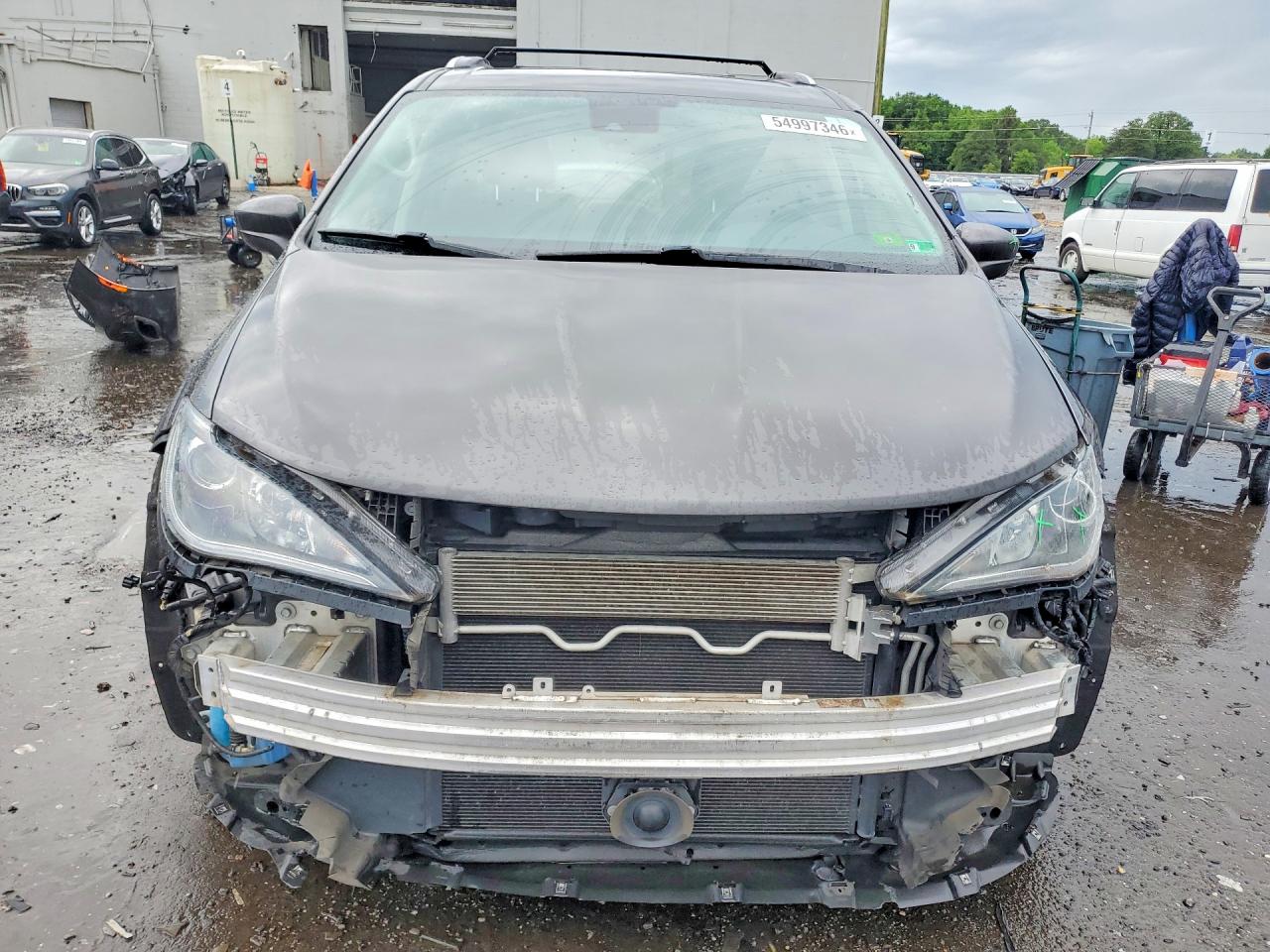 2019 Chrysler Pacifica Touring L Gray vin: 2C4RC1BG9KR644796