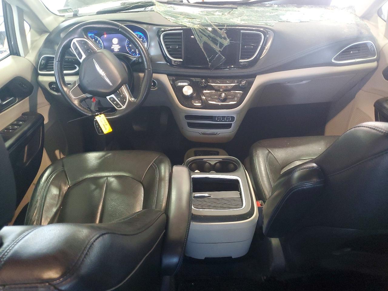 2021 Chrysler Pacifica Touring L Black vin: 2C4RC1BG9MR528243