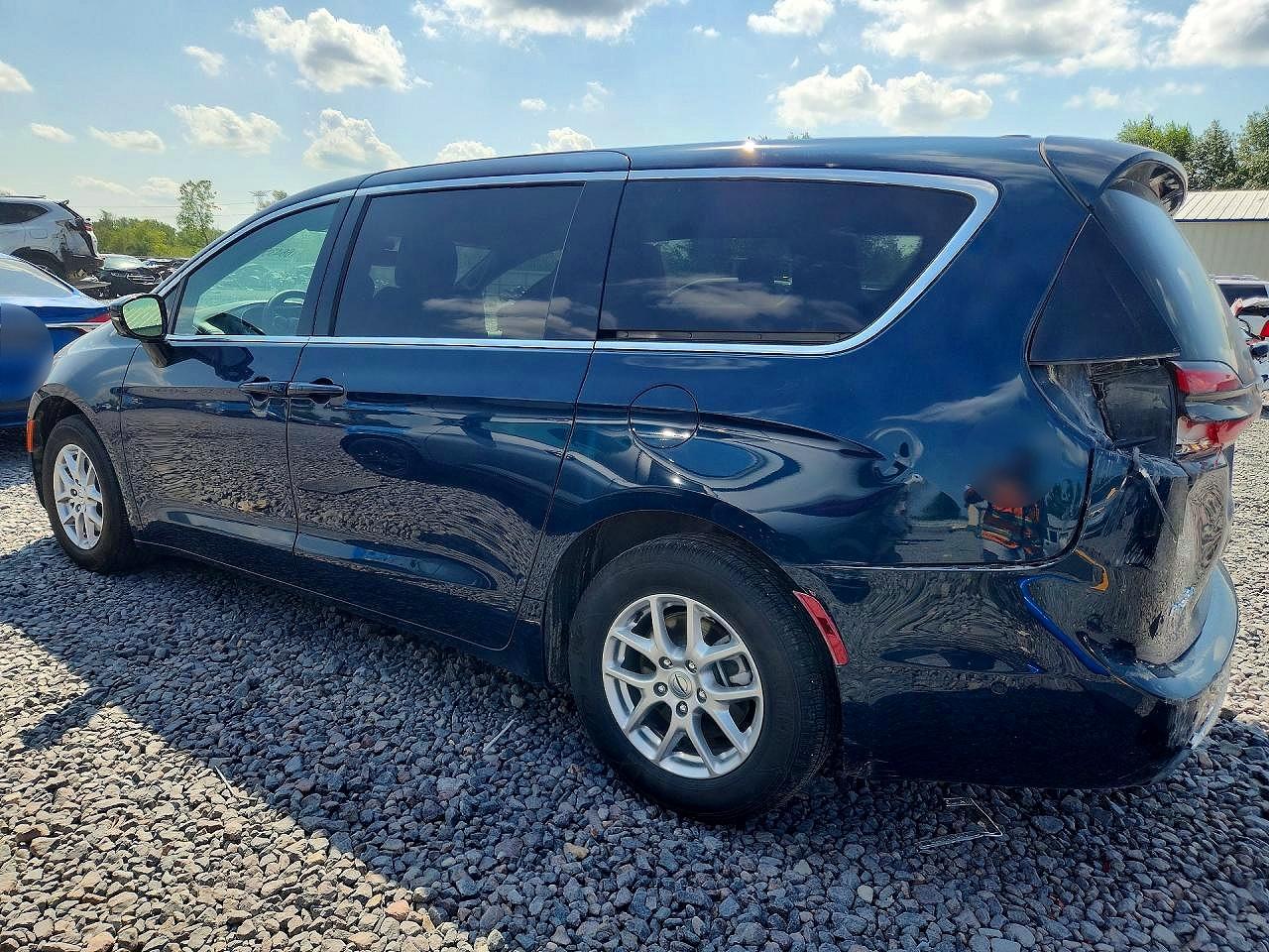 2025 Chrysler Pacifica Select Blue vin: 2C4RC1BG9SR549557