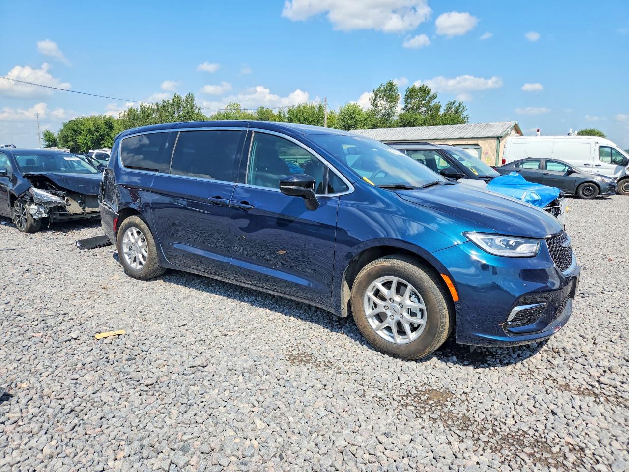2025 Chrysler Pacifica Select Blue vin: 2C4RC1BG9SR549557