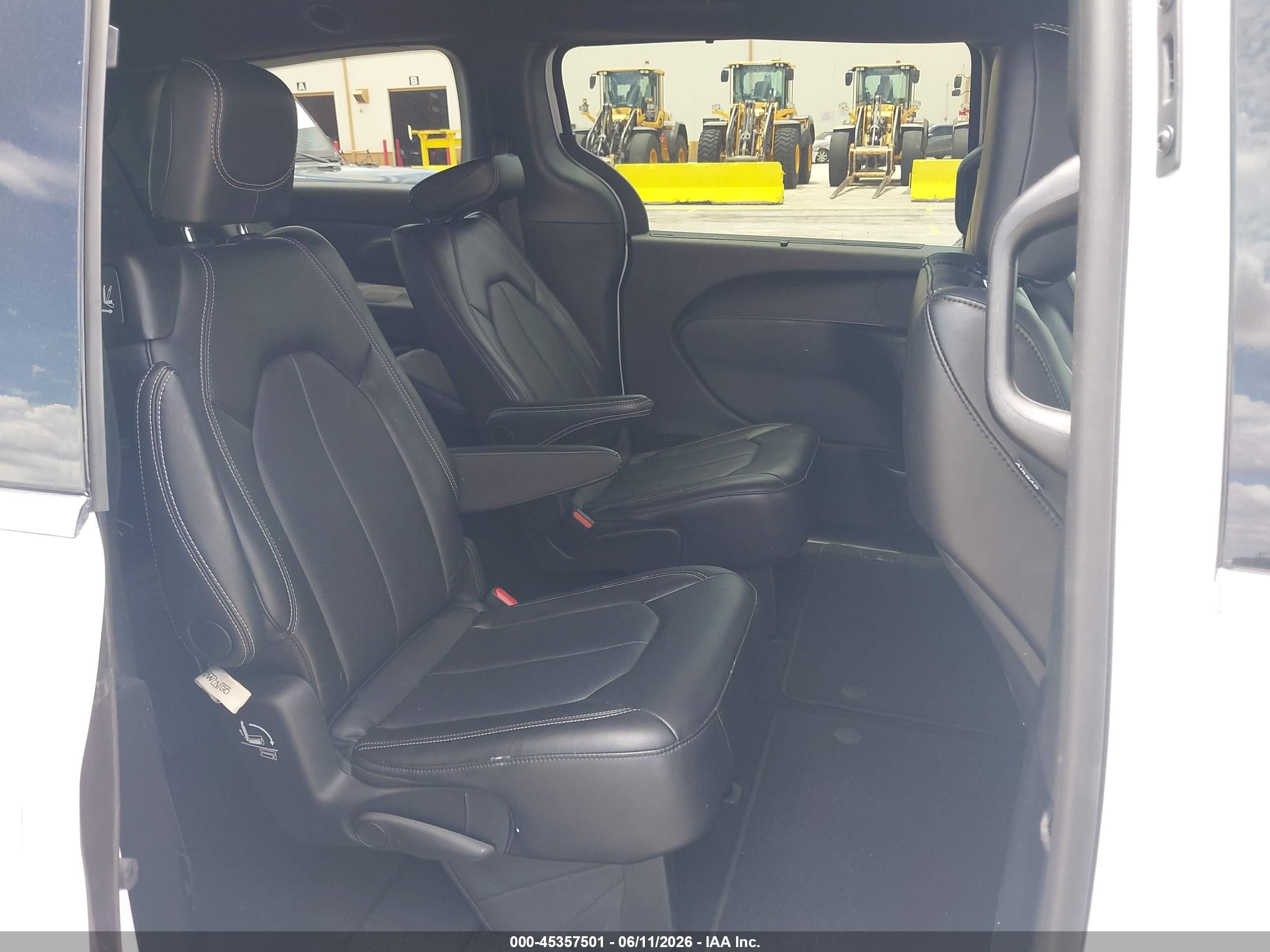 2026 Chrysler Pacifica Select White vin: 2C4RC1BG9TR201050
